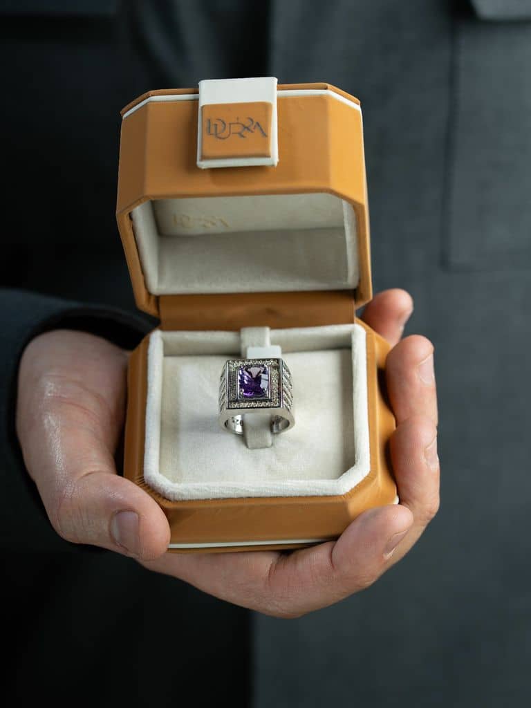 خاتم رجالي بحجر جمشت مع ترصيع الماس - alternate view