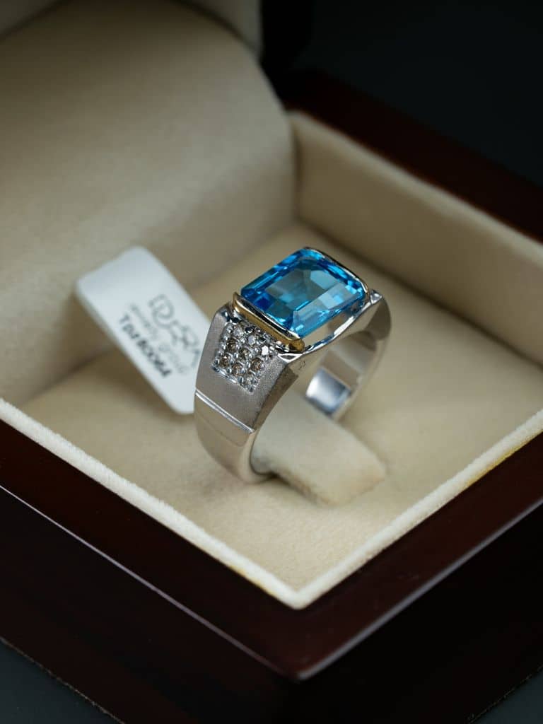 خاتم رجالي بحجر توباز سويسري ملكي - alternate view