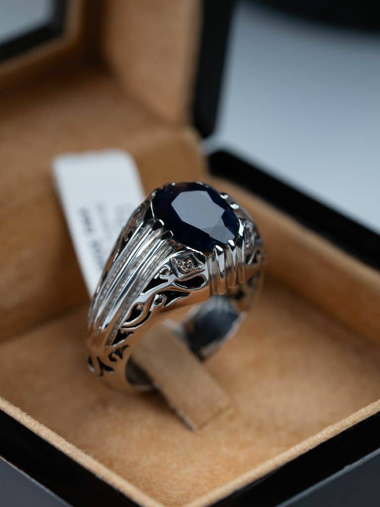 خاتم فضة مُصاغ يدوي بحجر الزفير الافريقي - alternate view