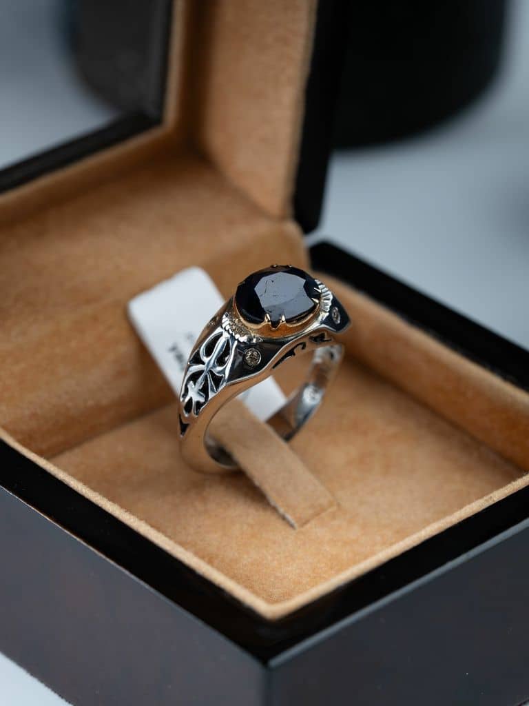 قطعة مميزة من حجر الزفير الافريقي مع صياغة يدوية بالكامل - alternate view