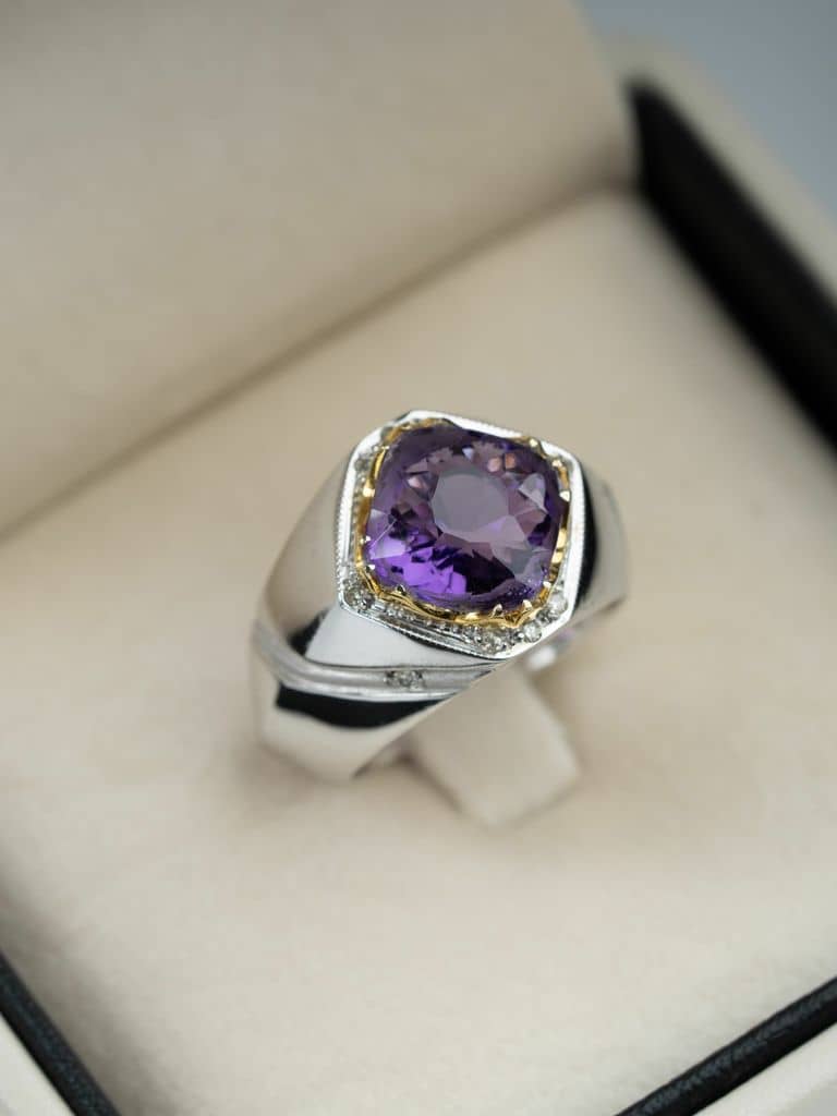 خاتم فضة صياغة يدوية بالكامل بحجر الجمشت المميز وترصيع الماس - alternate view