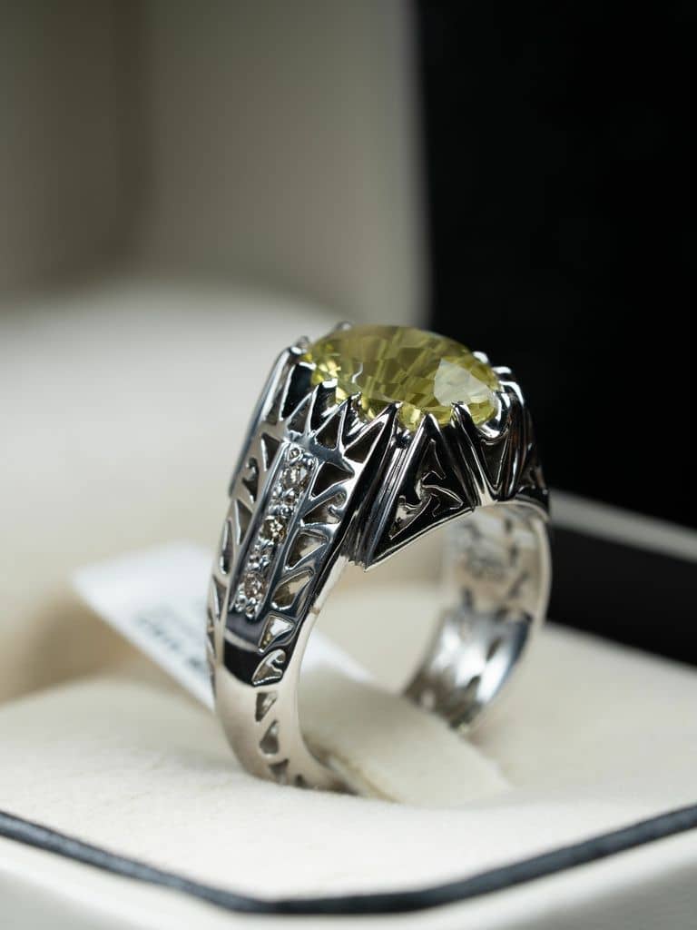 خاتم فضة صياغة يدوية مرصع بحجر الكوارتز الليموني مع الالماس  - alternate view
