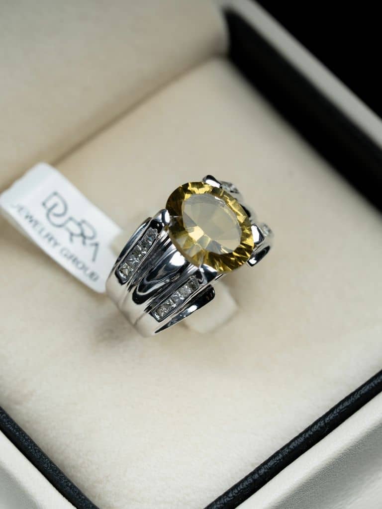 خاتم فاخر من الفضة المٌصاغ يدوياً مع حجر السترين وترصيع الالماس - alternate view