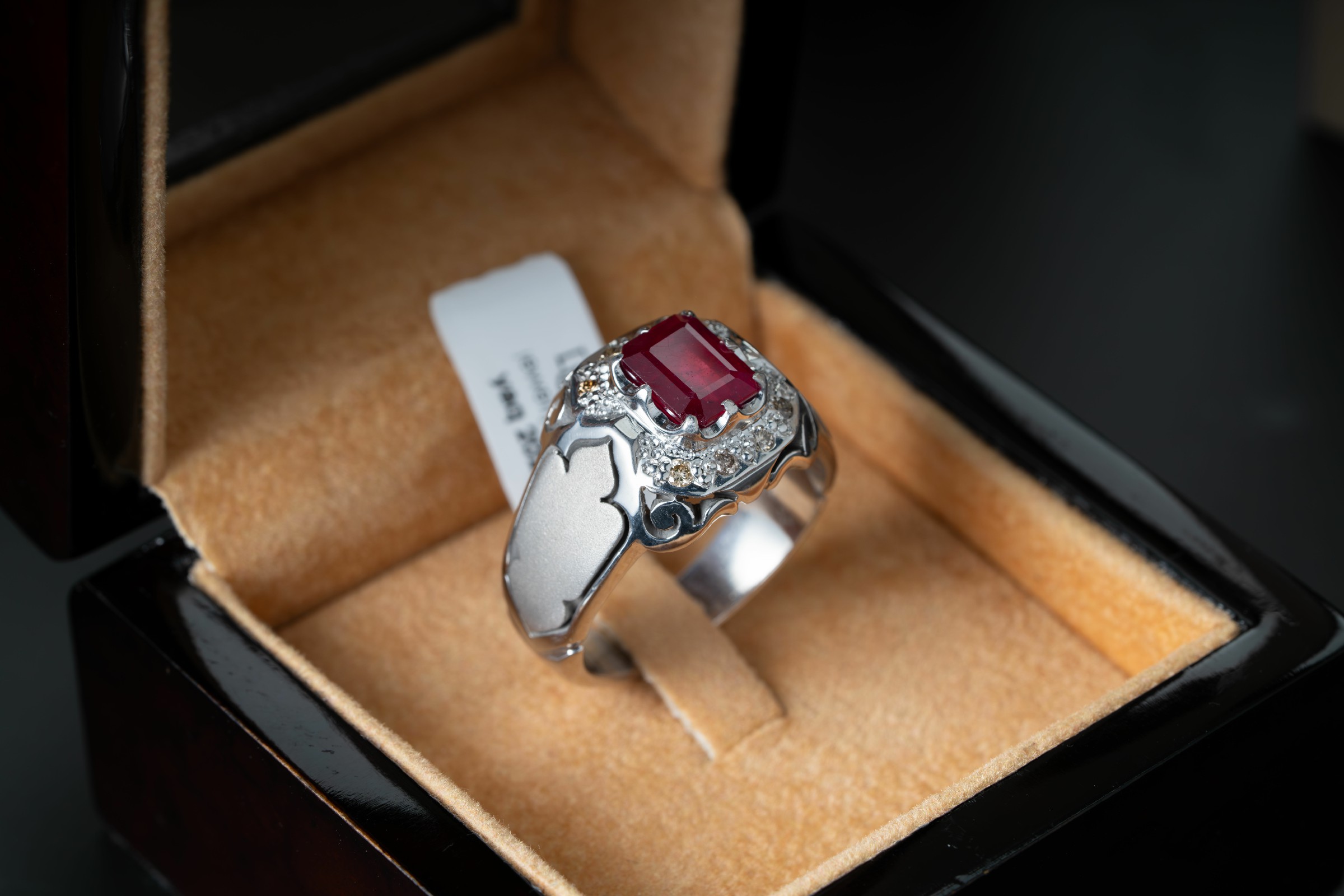 خاتم رجالي فاخر بحجر الياقوت الأحمر مع ترصيع الماس - تشكيلة الرجال, خواتم رجالية, ياقوت