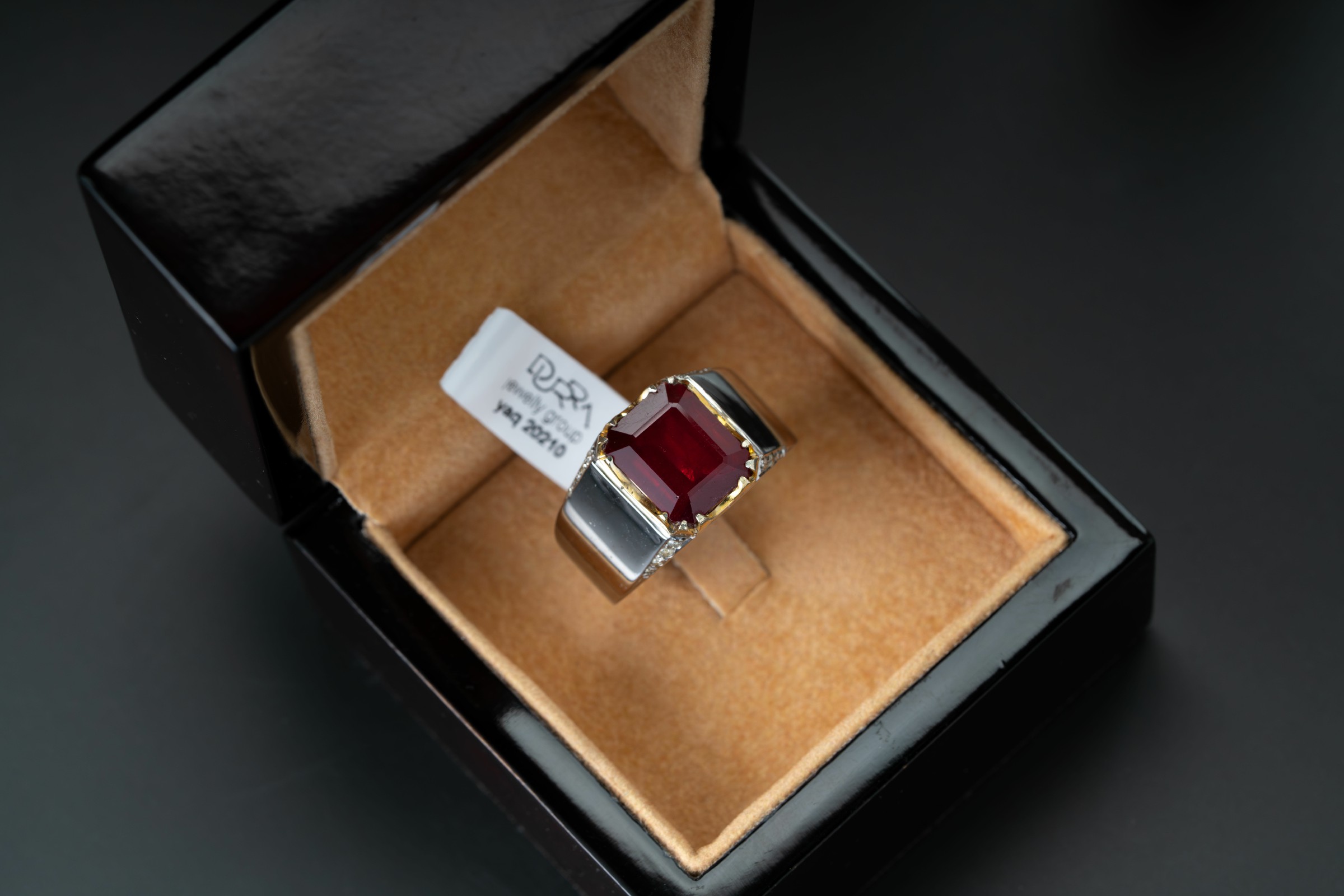 خاتم فضة بحجر ياقوت افريقي أحمر مع ترصيع الماس - تشكيلة الرجال, خواتم رجالية, ياقوت