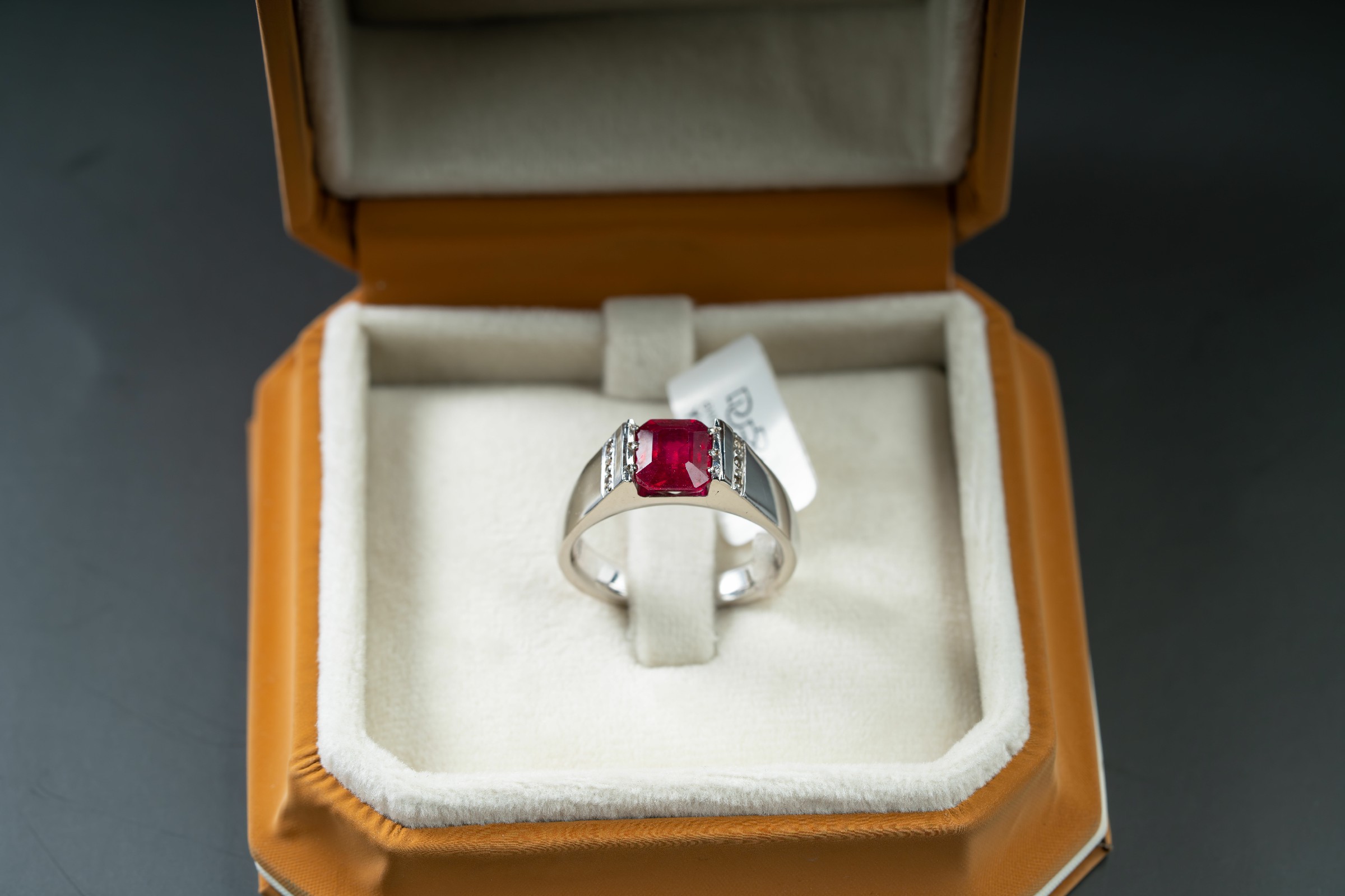 خاتم فضة رجالي صياغة يدوية بحجر الياقوت الافريقي مع ترصيع الماس - تشكيلة الرجال, خواتم رجالية, ياقوت