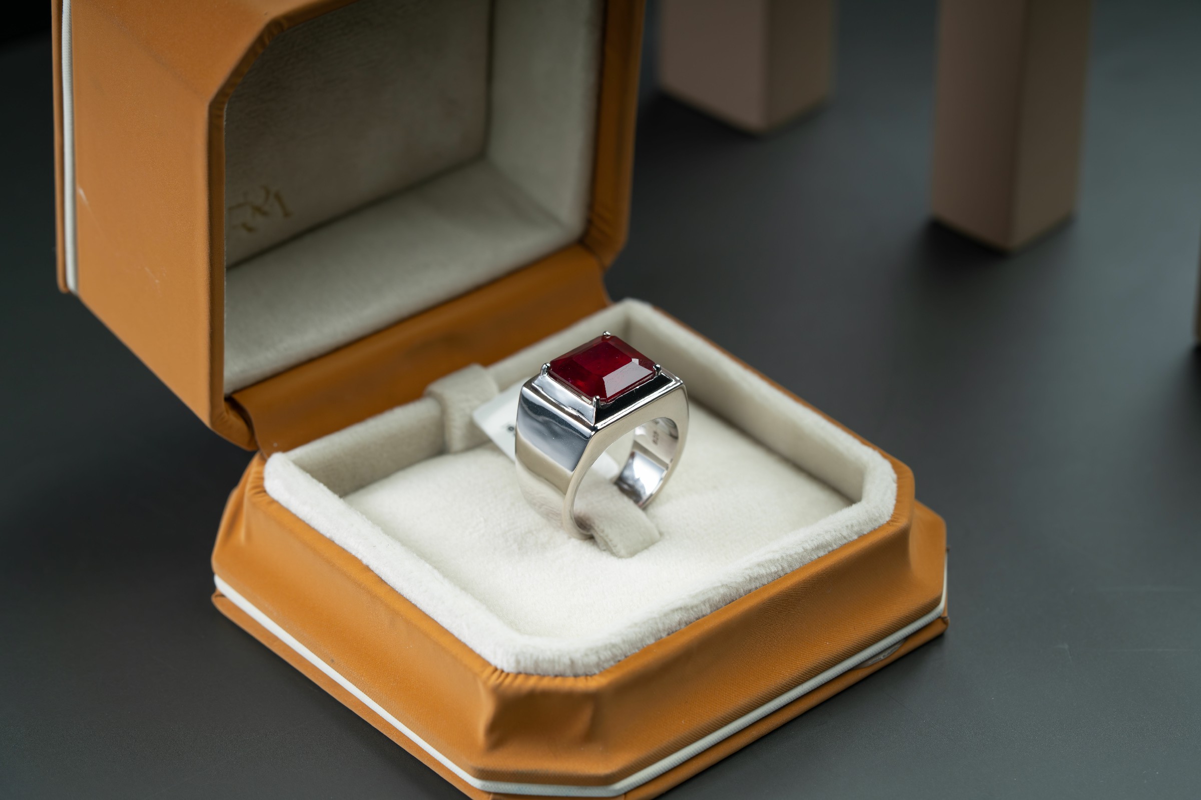 خاتم فضة رجالي صياغة يدوية مع حجر الياقوت الافريقي - تشكيلة الرجال, خواتم رجالية, ياقوت