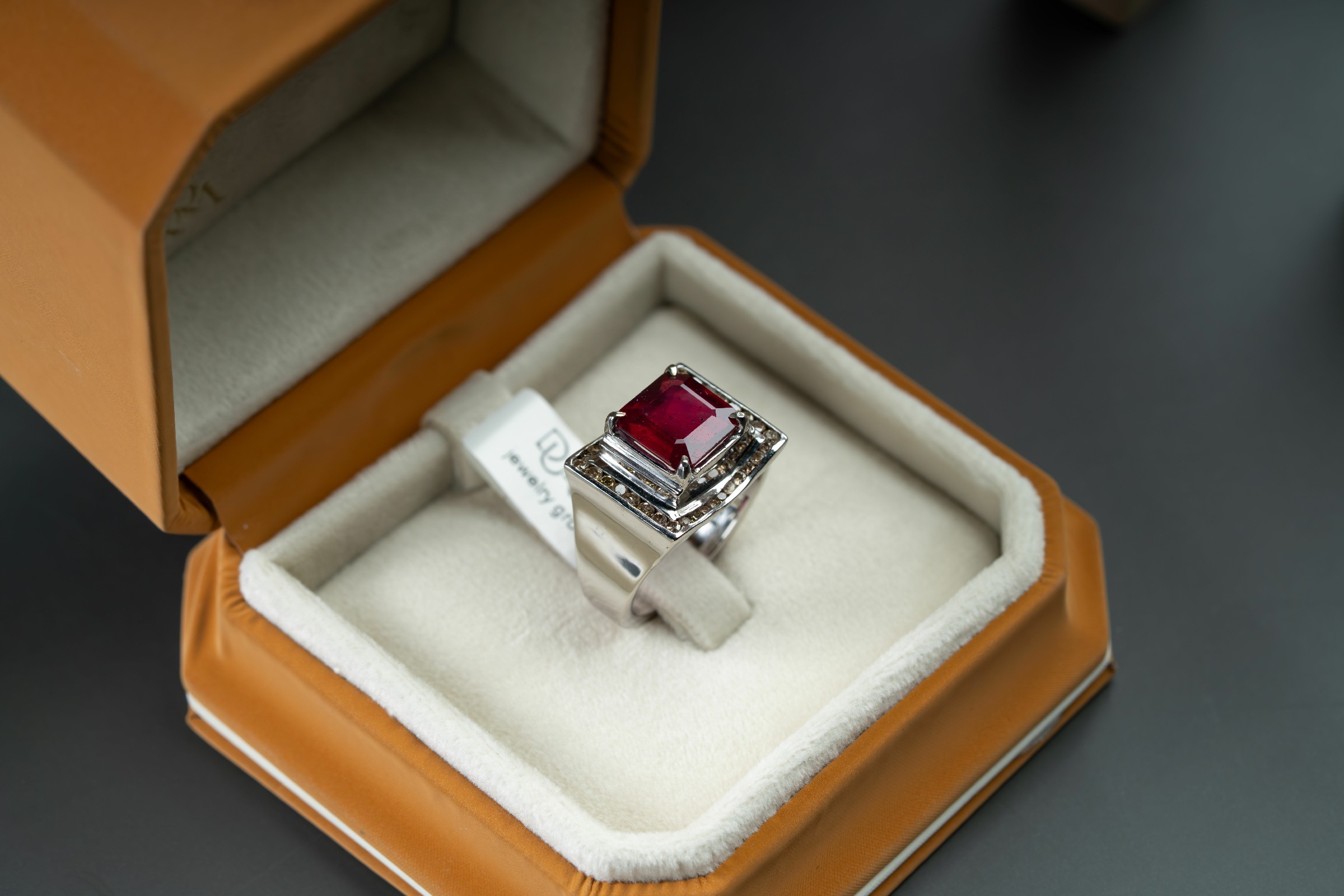 خاتم رجالي صياغة يدوية بحجر الياقوت الافريقي - تشكيلة الرجال, خواتم رجالية, ياقوت