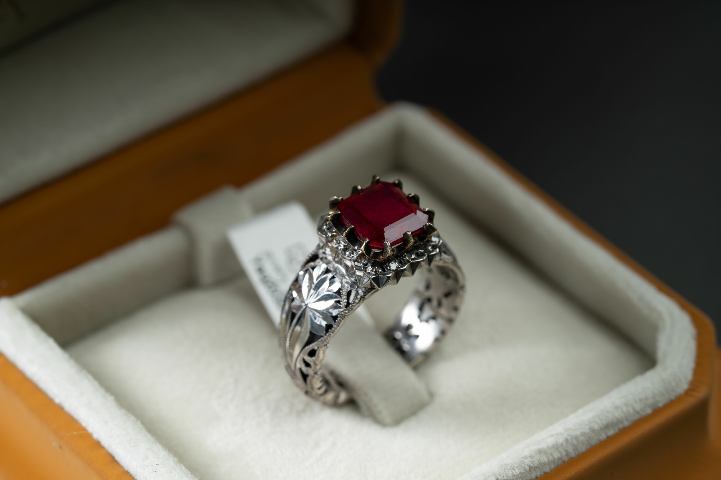 خاتم فضة ملكي رجالي صياغة يدوية بحجر الياقوت - تشكيلة الرجال, خواتم رجالية, ياقوت