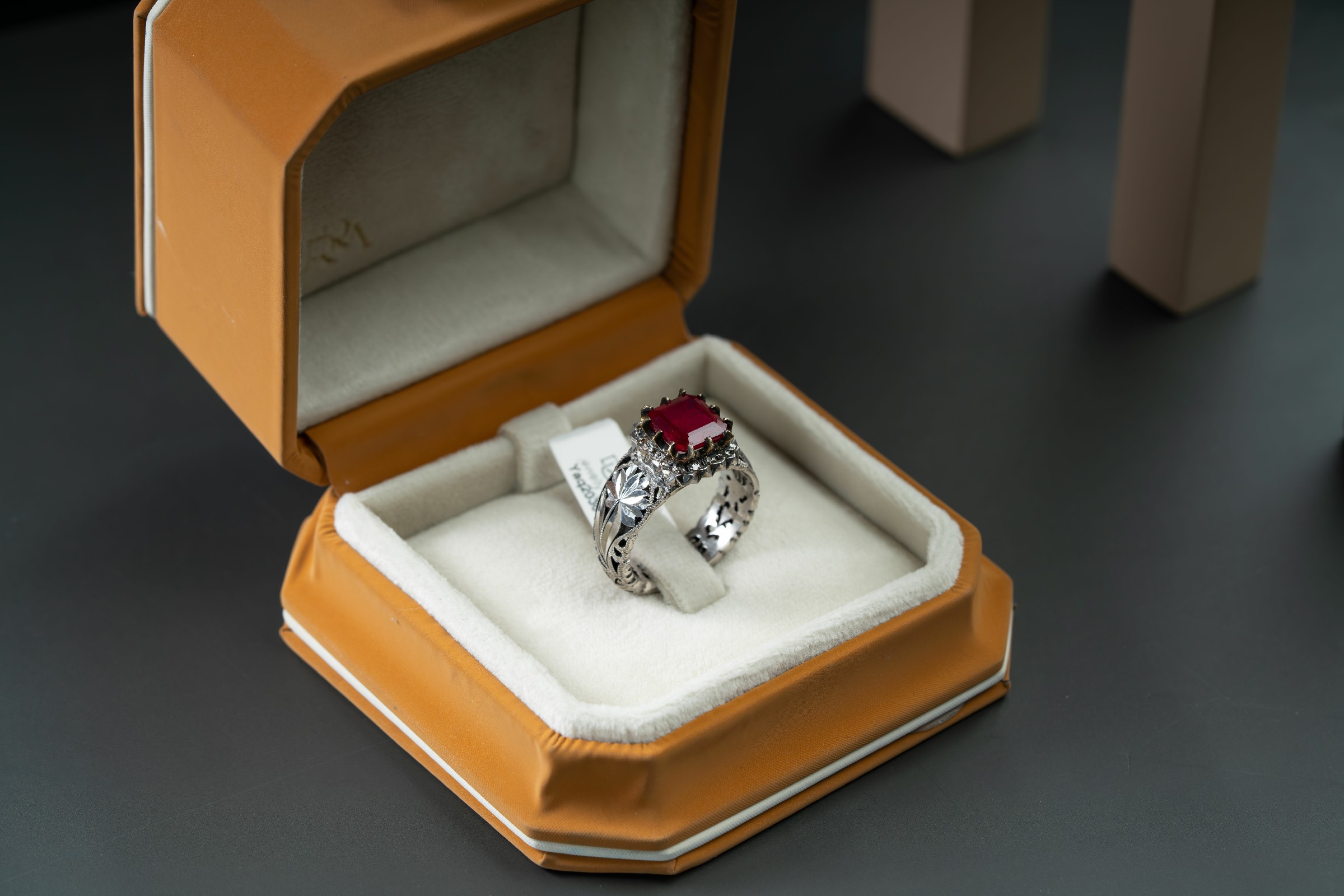 خاتم فضة ملكي رجالي صياغة يدوية بحجر الياقوت - تشكيلة الرجال, خواتم رجالية, ياقوت