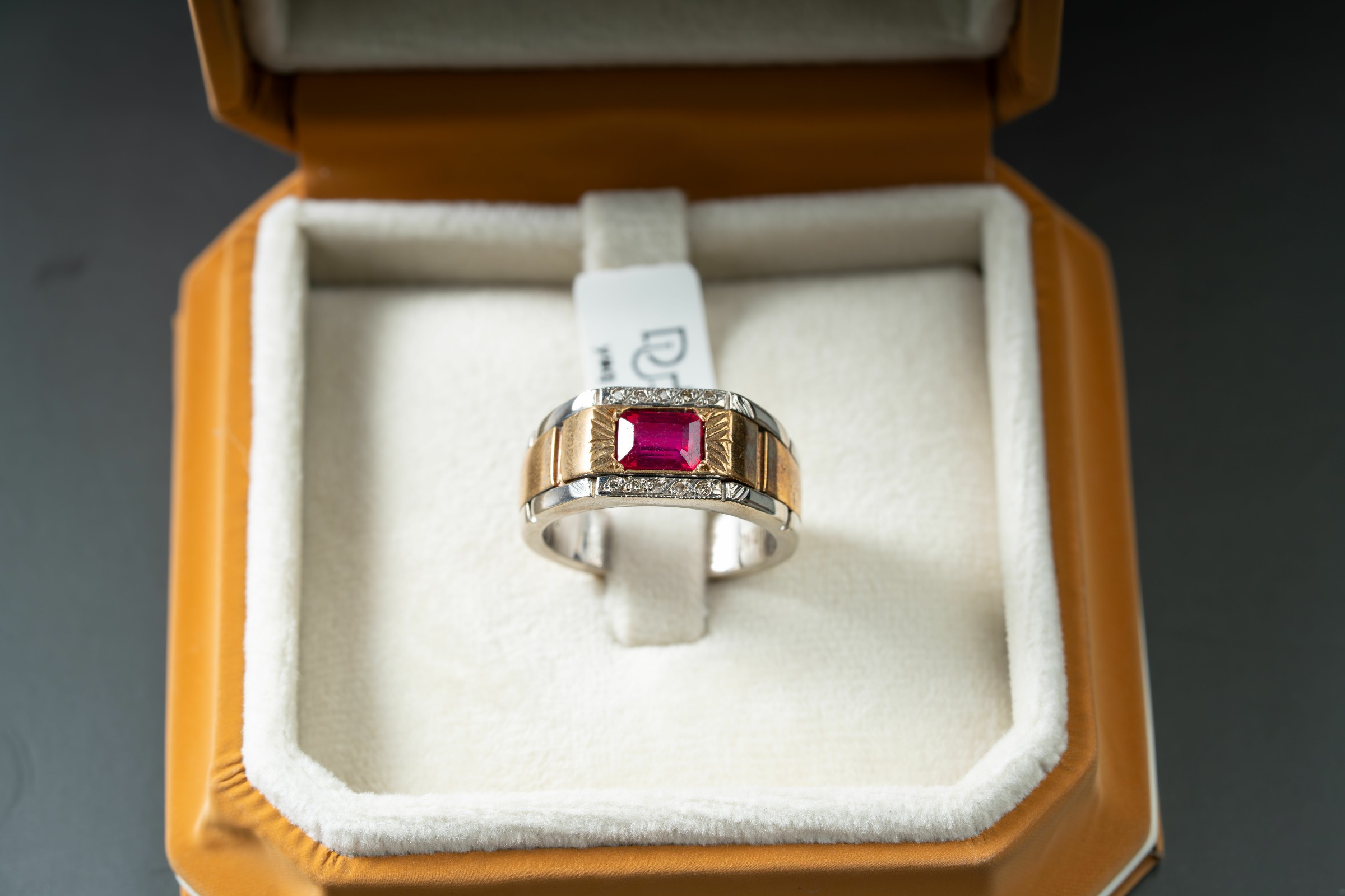 خاتم مزيج بين الفضة والبرنج الذهبي مع حجر الياقوت الافريقي  - تشكيلة الرجال, خواتم رجالية, ياقوت