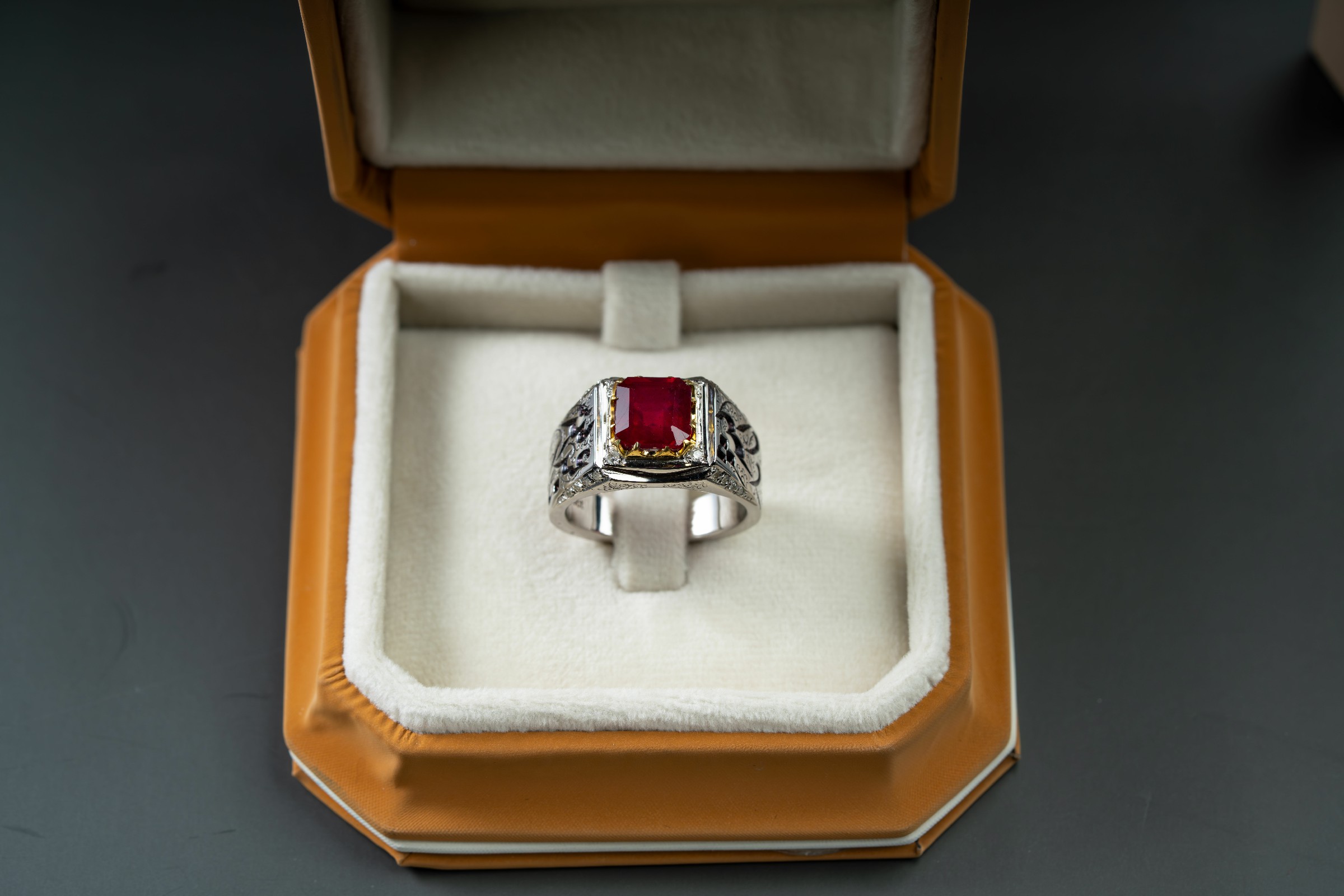 خاتم فضة بطابع روحاني منقوش يدوي مع حجر الياقوت الافريقي - تشكيلة الرجال, خواتم رجالية, ياقوت