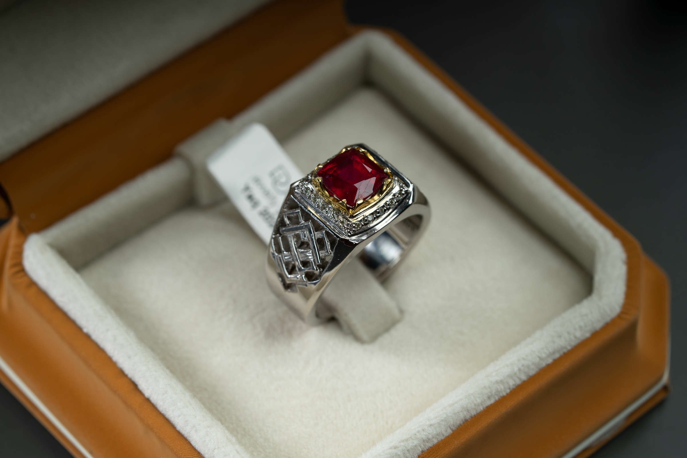 خاتم رجالي ملكي بحجر ياقوت افريقي أحمر  - تشكيلة الرجال, خواتم رجالية, ياقوت