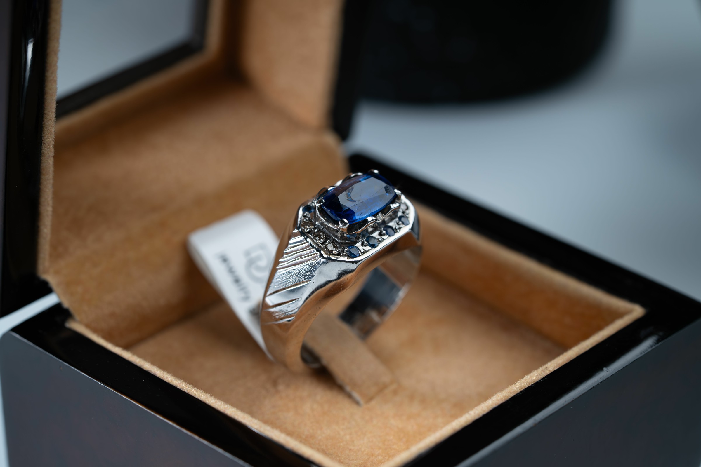 خاتم مميز بحجر الكينايت مع ترصيع الماس وحجر الزفير الافريقي - تشكيلة الرجال, خواتم رجالية, زفير 