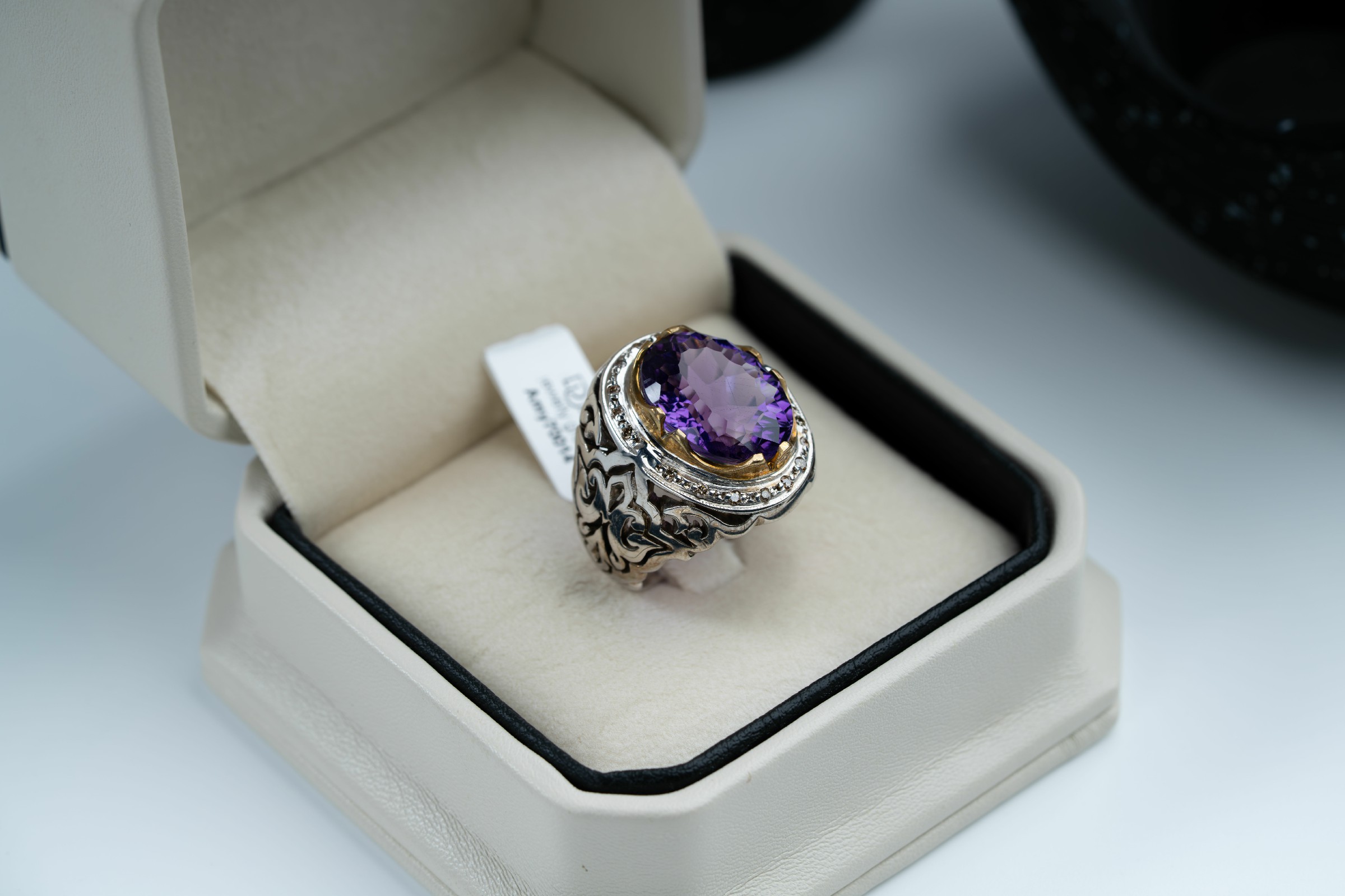 خاتم فاخر من الفضة بصياغة يدوية مع حجر الجمشت وترصيع الالماس بحرفية - تشكيلة الرجال, خواتم رجالية, جمشت