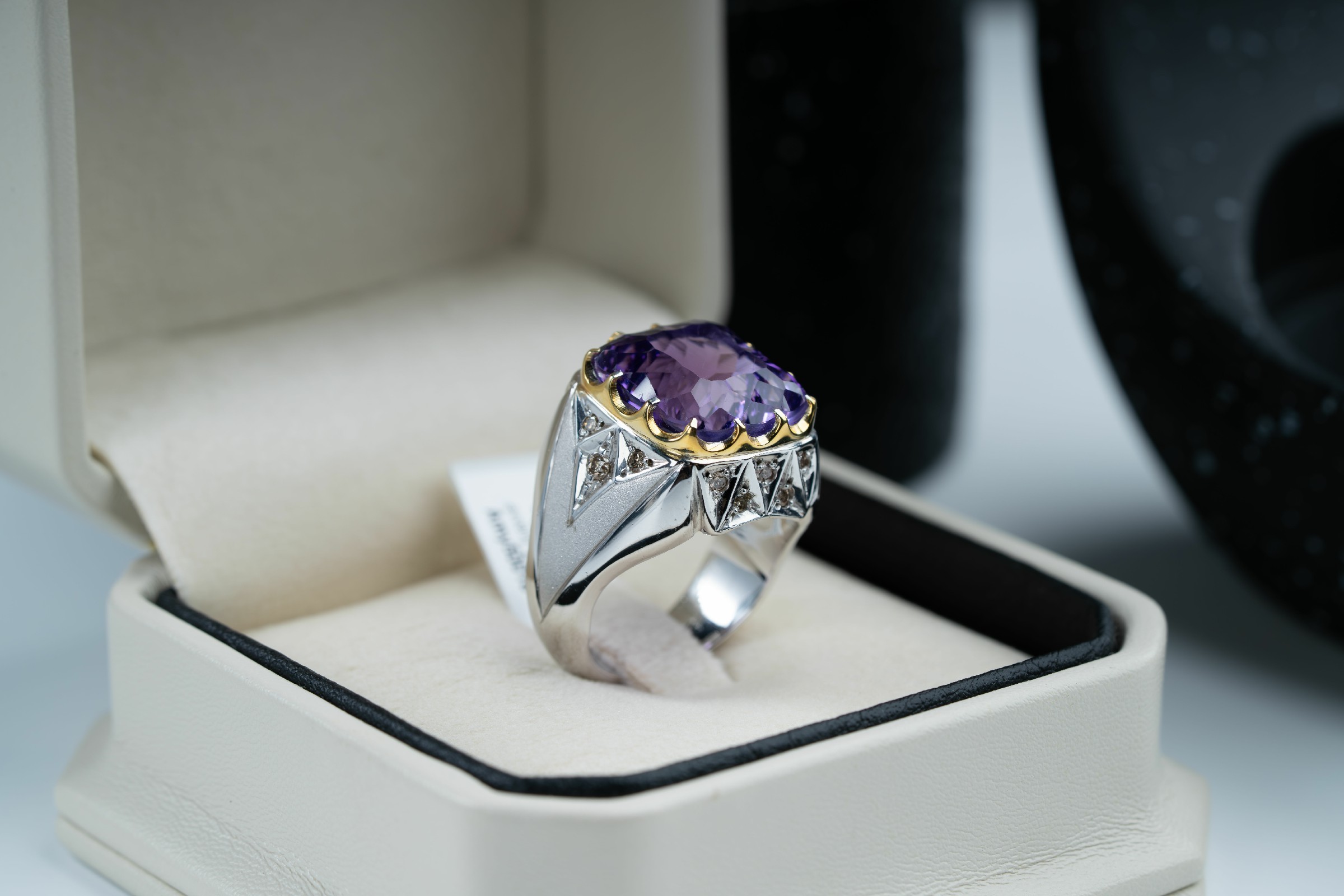 خاتم فضة فاخر بحجر الجمشت مع ترصيع الماس  - تشكيلة الرجال, خواتم رجالية, جمشت