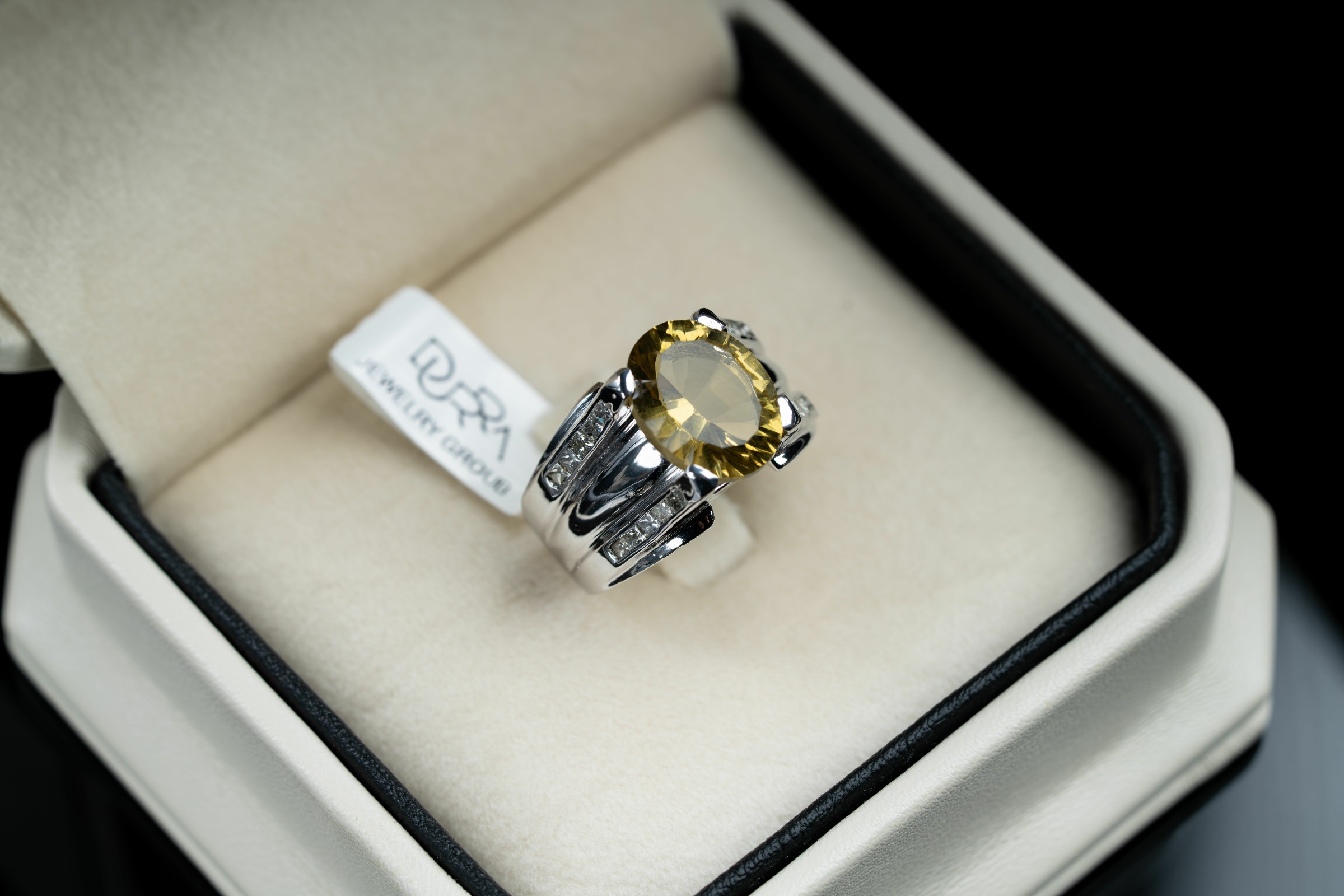 خاتم فاخر من الفضة المٌصاغ يدوياً مع حجر السترين وترصيع الالماس - تشكيلة الرجال, خواتم رجالية, سترين