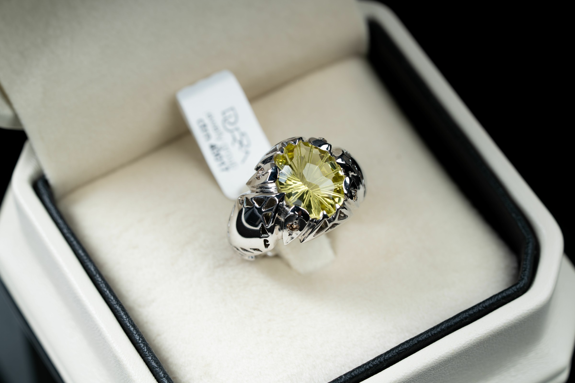 خاتم بتصميم فاخر مصاغ يدوي بالكامل مع حجر الكوارتز الليموني مع ترصيع الماس - تشكيلة الرجال, خواتم رجالية, سترين