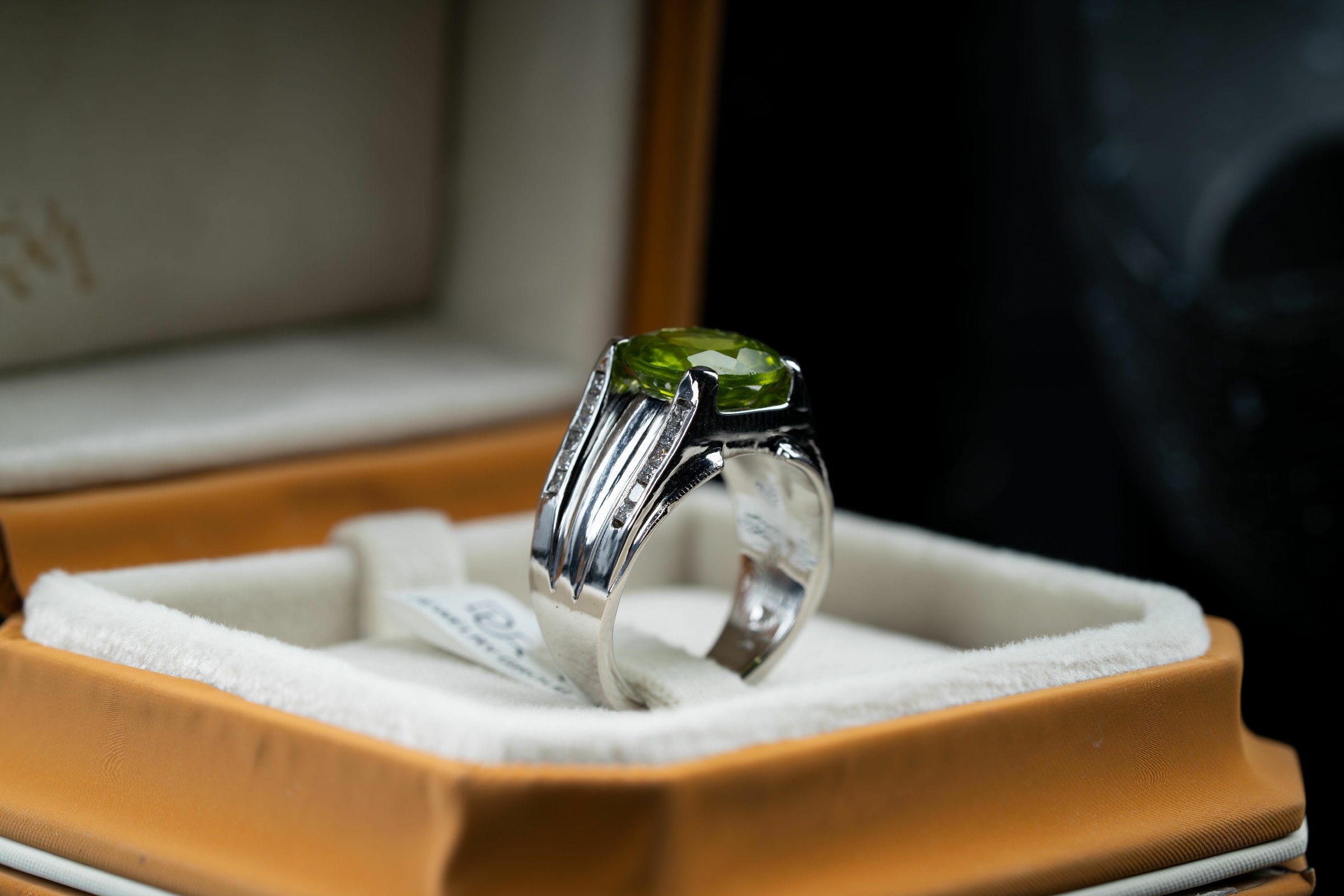 خاتم فضة  بحجر الزبرجد الأخضر مع ترصيع الماس - تشكيلة الرجال, خواتم رجالية, زبرجد