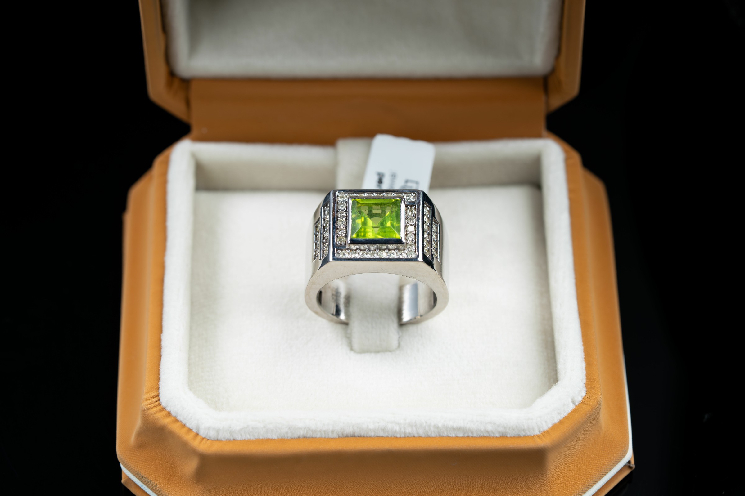 خاتم رجالي فاخر بالزبرجد والالماس - تشكيلة الرجال, خواتم رجالية, زبرجد