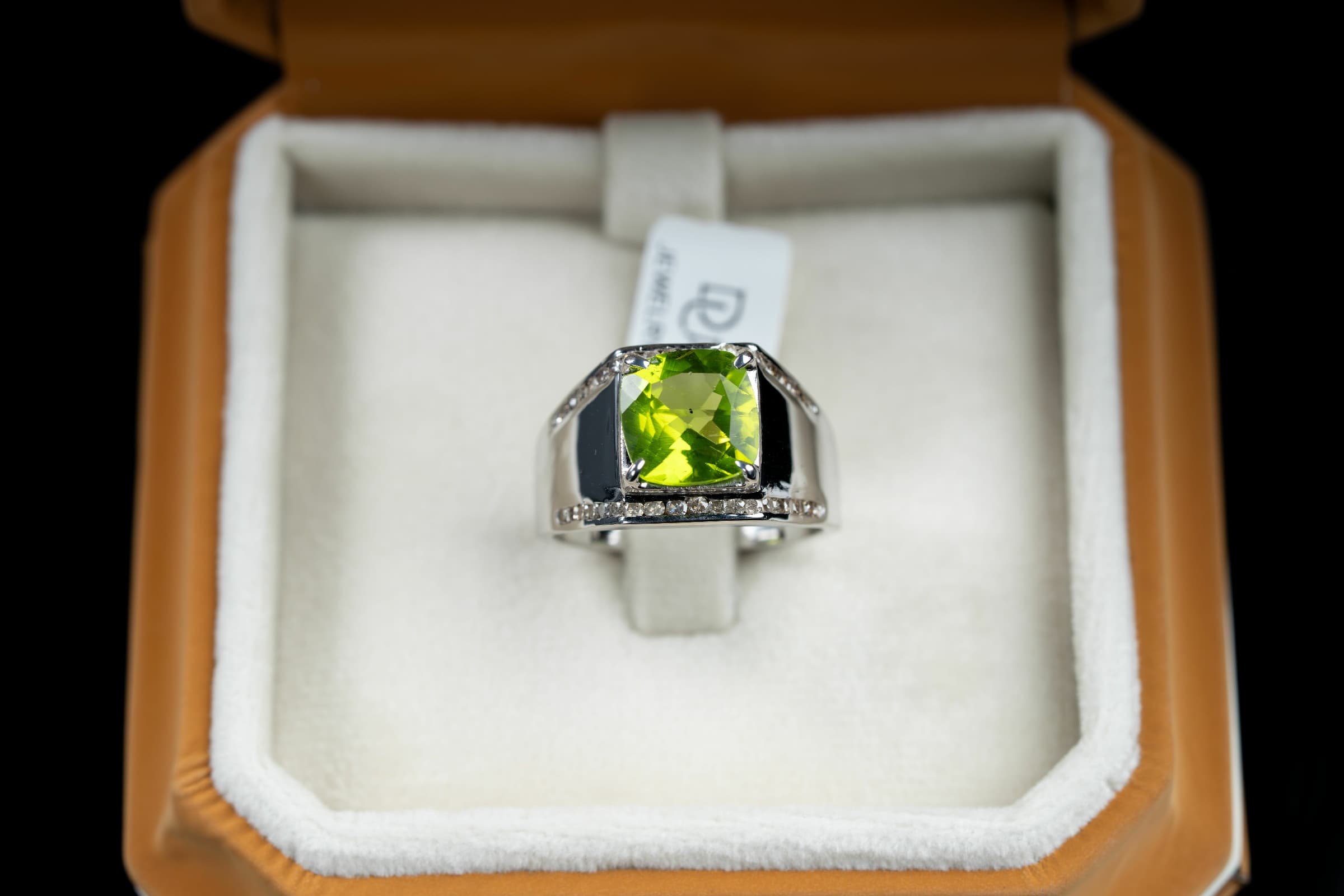 خاتم فضة صياغة يدوية بحجر الزبرجد الاخضر مع ترصيع الالماس - تشكيلة الرجال, خواتم رجالية, زبرجد