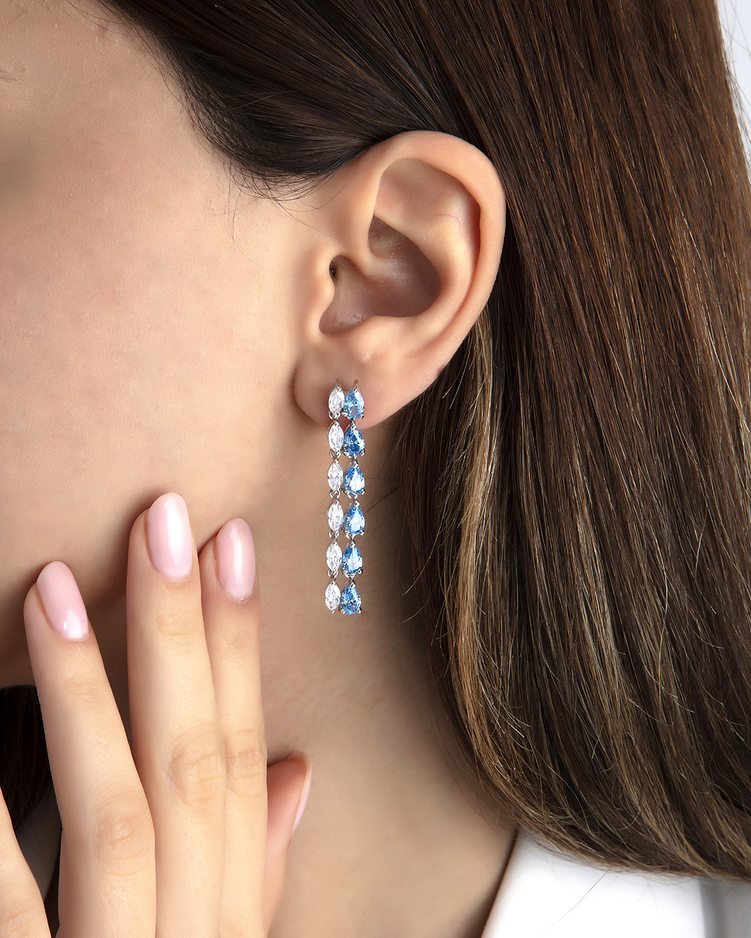أقراط متدلية طويلة مرصعة بالزركون الأبيض والأزرق السماوي - تشكيلة النساء